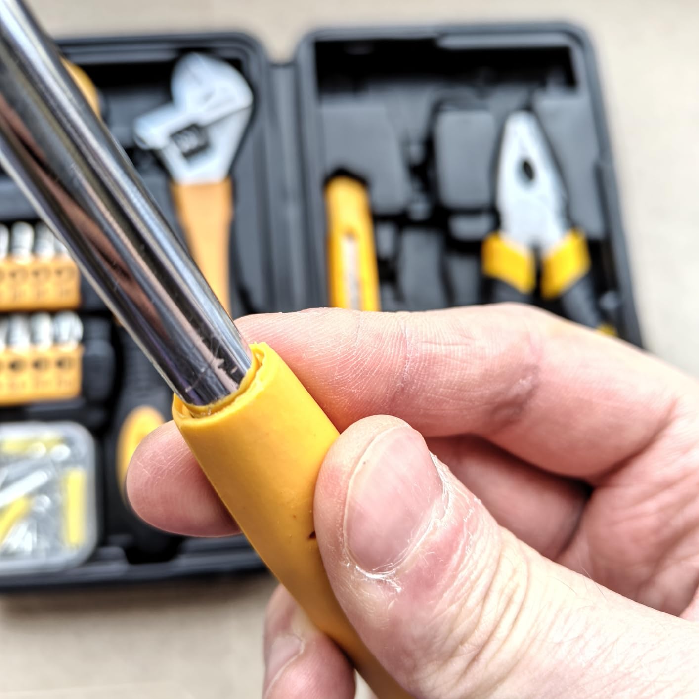 DEKOPRO TOOL KIT boîte à outils 62 pièces rose