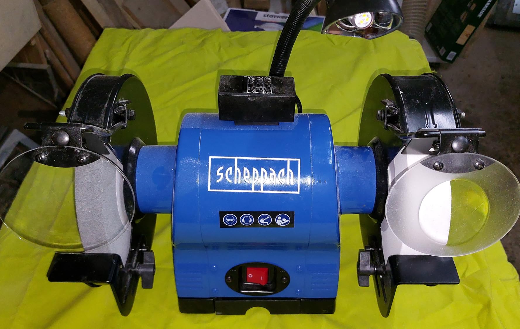Scheppach BSM Series BG200AL touret à meuler double 550 W Ø 200 mm