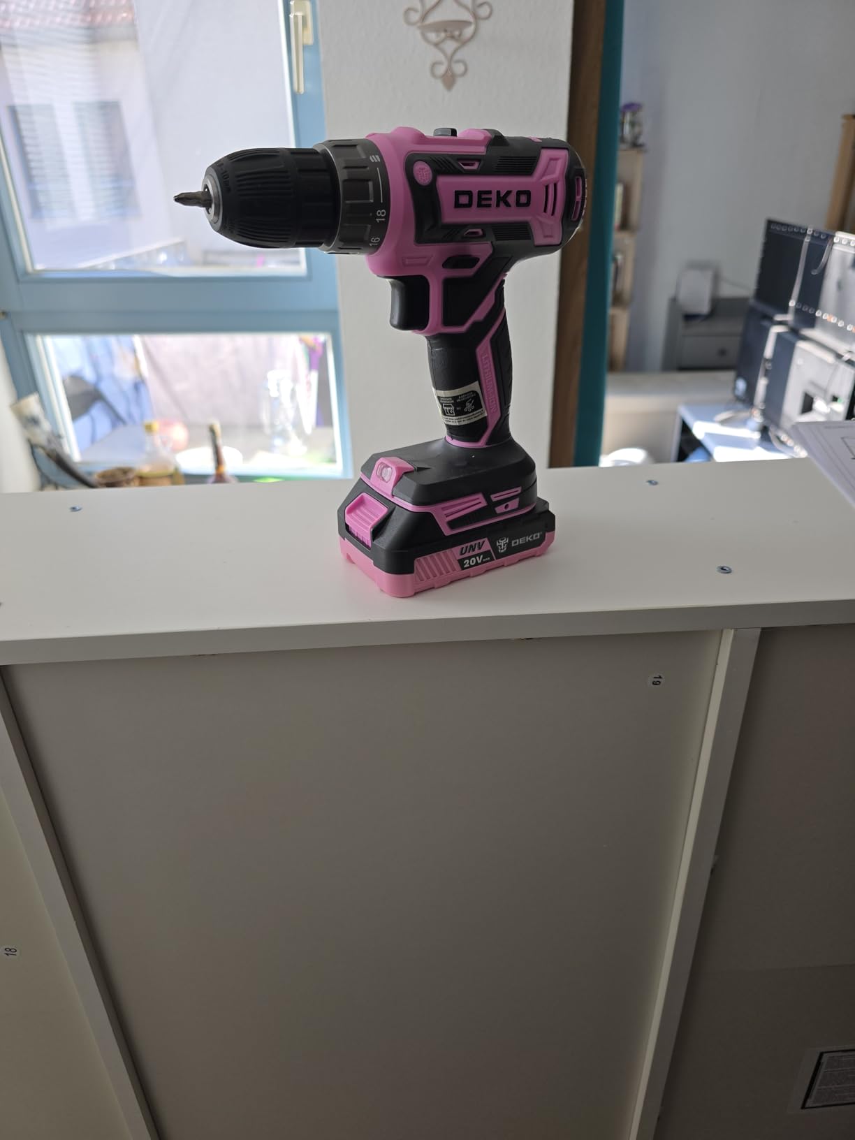 DEKOPRO POWER TOOLS perceuse-visseuse 20 V rose 1 batterie