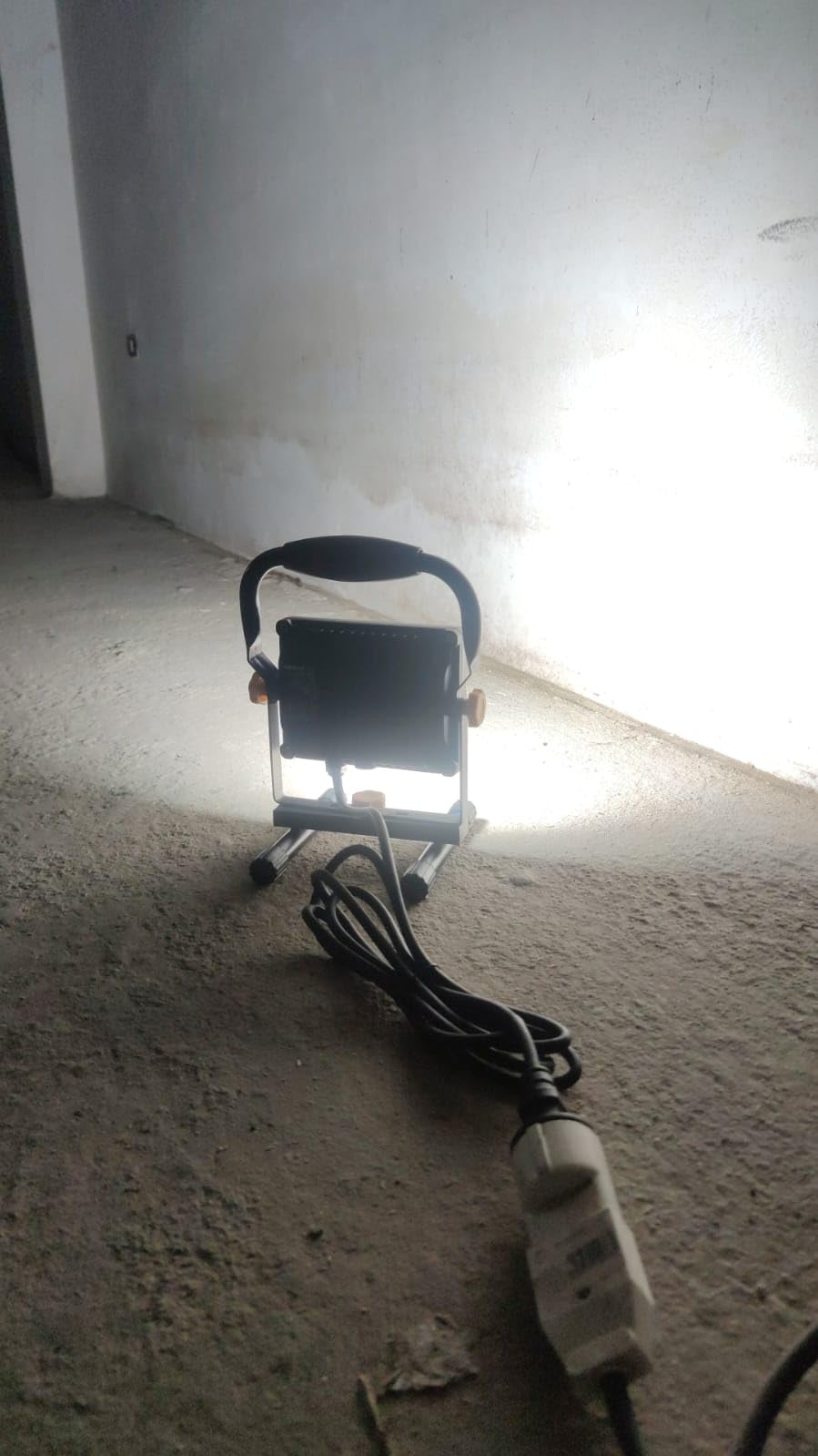 Rapid’os 16 Lampes de Chantier The Painter projecteur LED 2000 lumens IP65