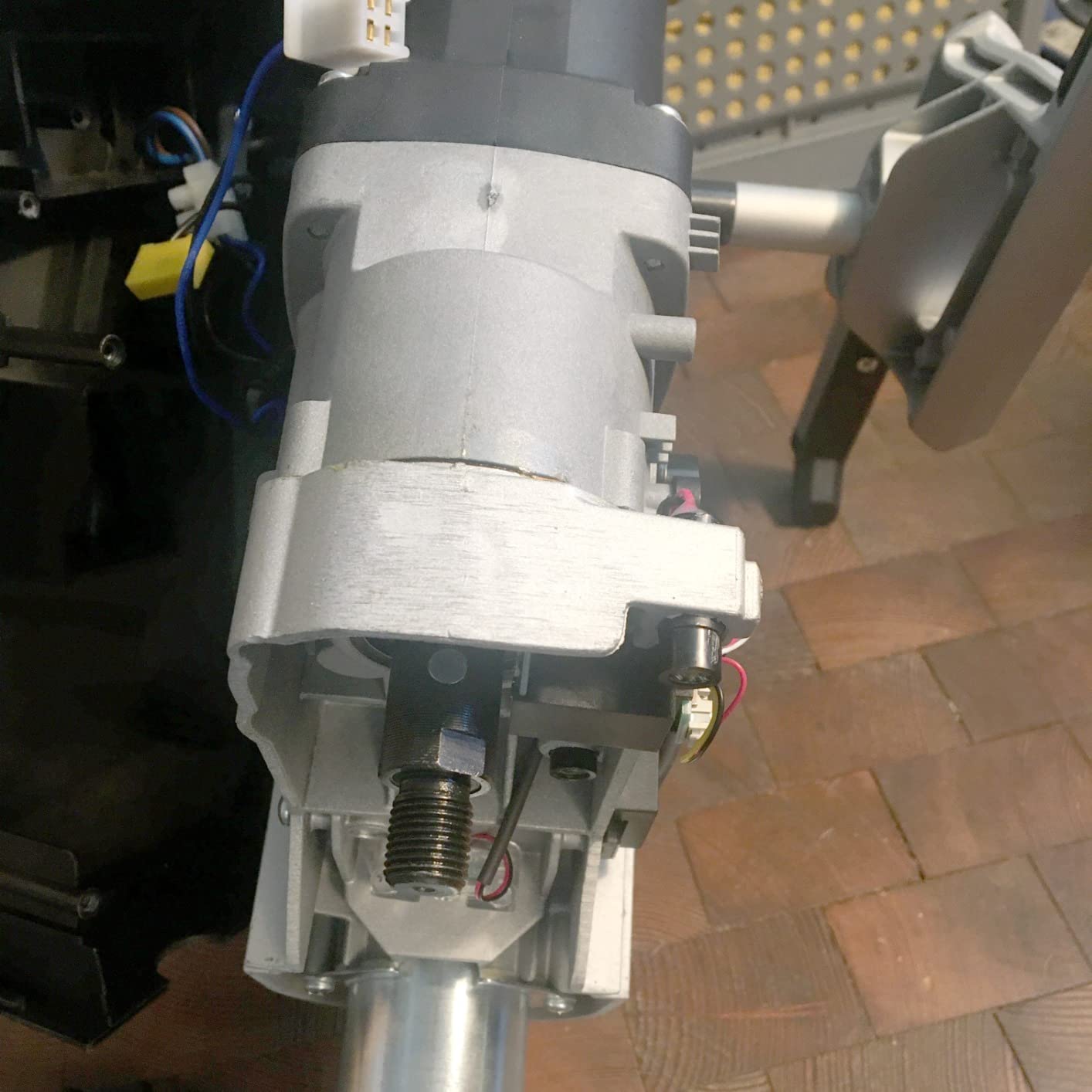 Scheppach ST Series DP60 SE perceuse d’établi 710 W avec écran numérique