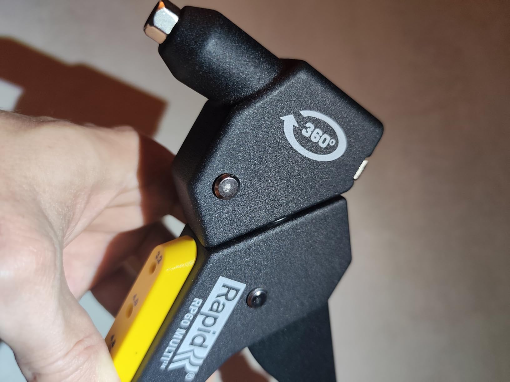 Rapid’os 16 Rivetage RP60 Multi pince à riveter tête pivotante