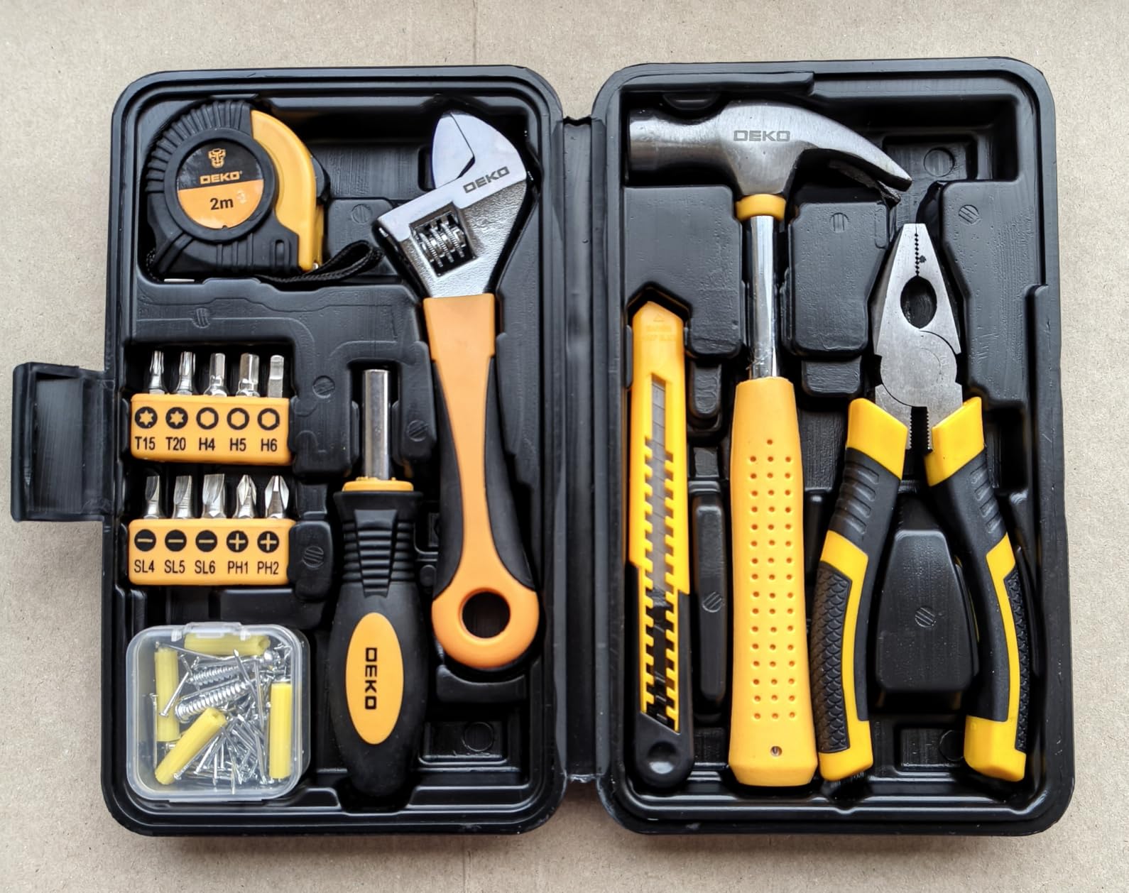 DEKOPRO TOOL KIT boîte à outils 62 pièces rose
