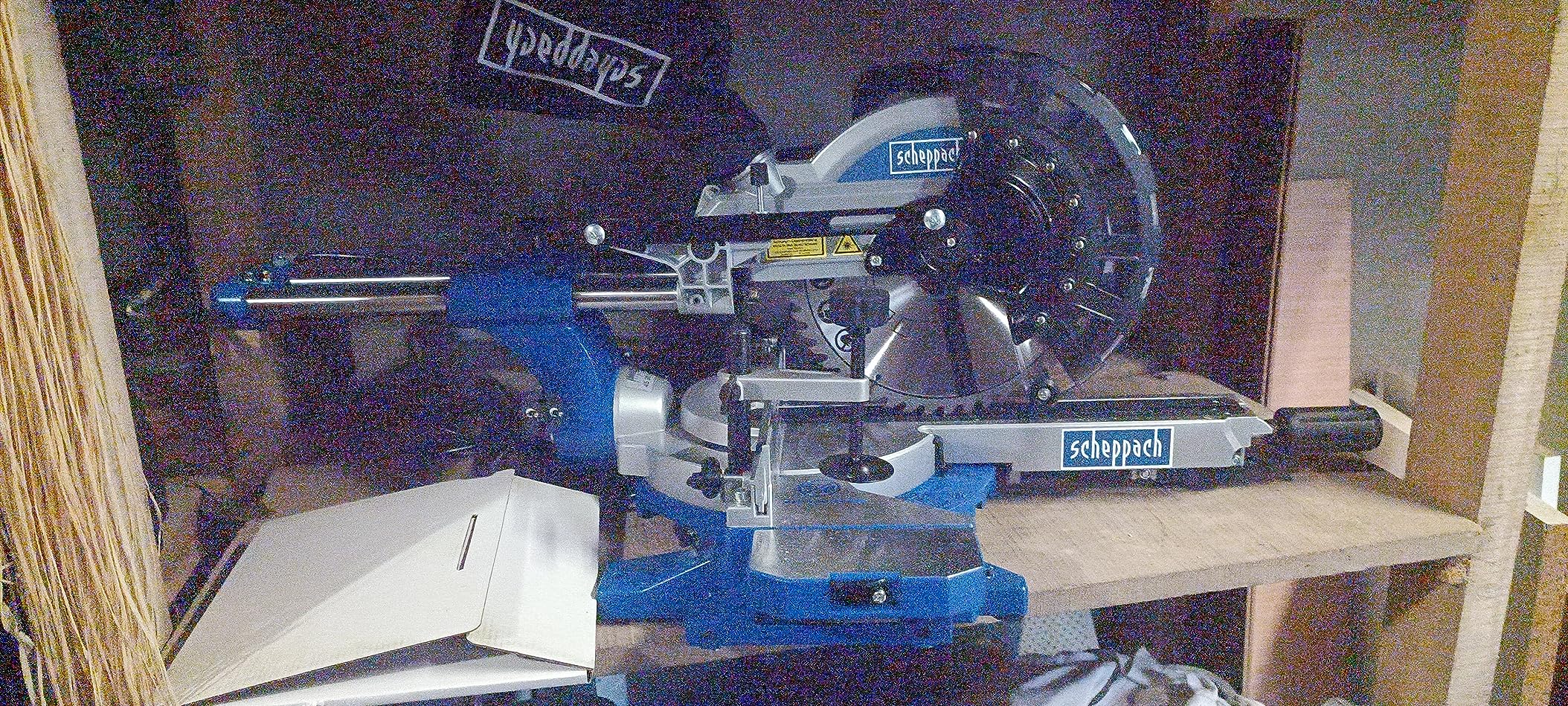Scheppach HM Series HM254 scie à onglets 2000 W Ø 255 mm avec laser