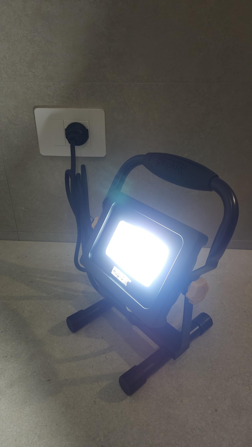Rapid’os 16 Lampes de Chantier The Painter projecteur LED 2000 lumens IP65