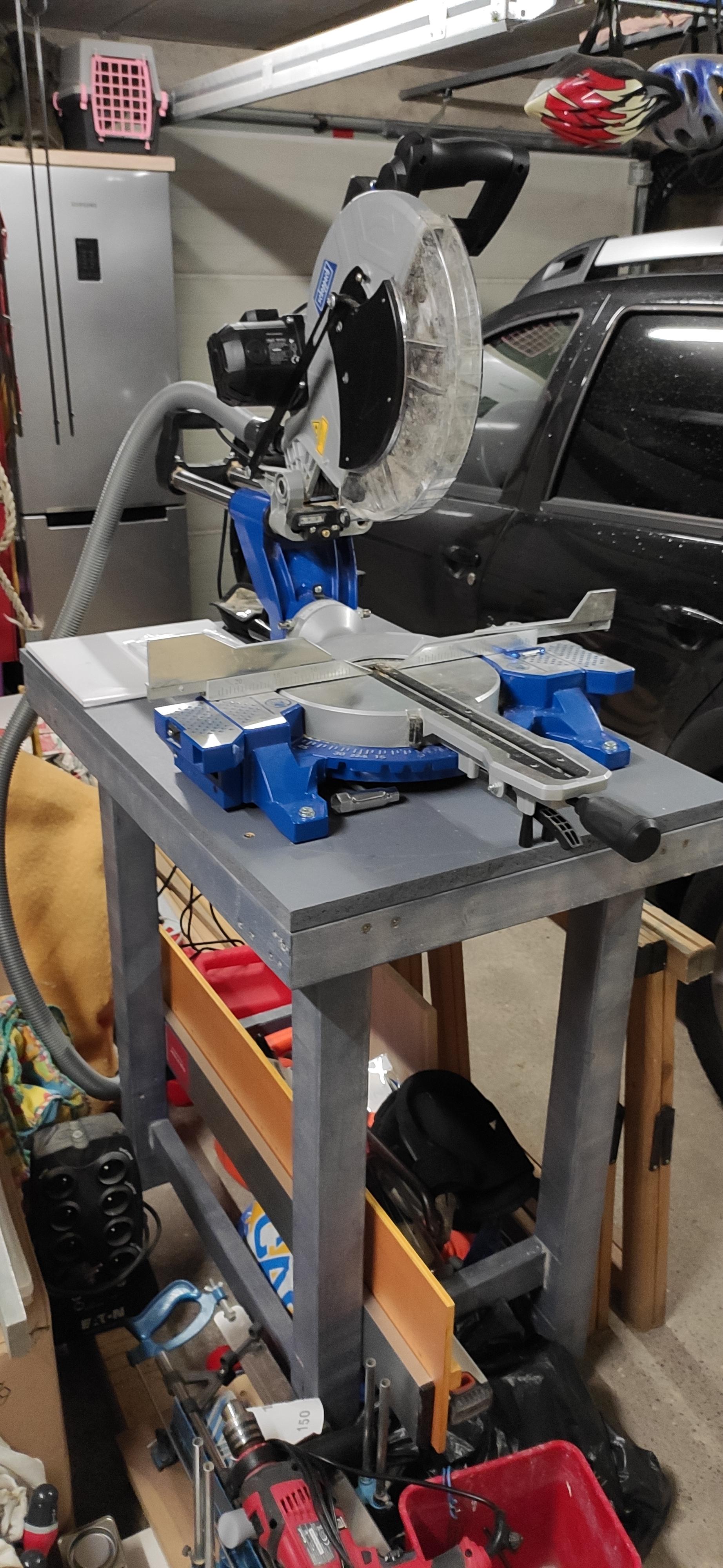 Scheppach HM Series HM140L scie à onglet radiale 2000 W Ø305 mm laser