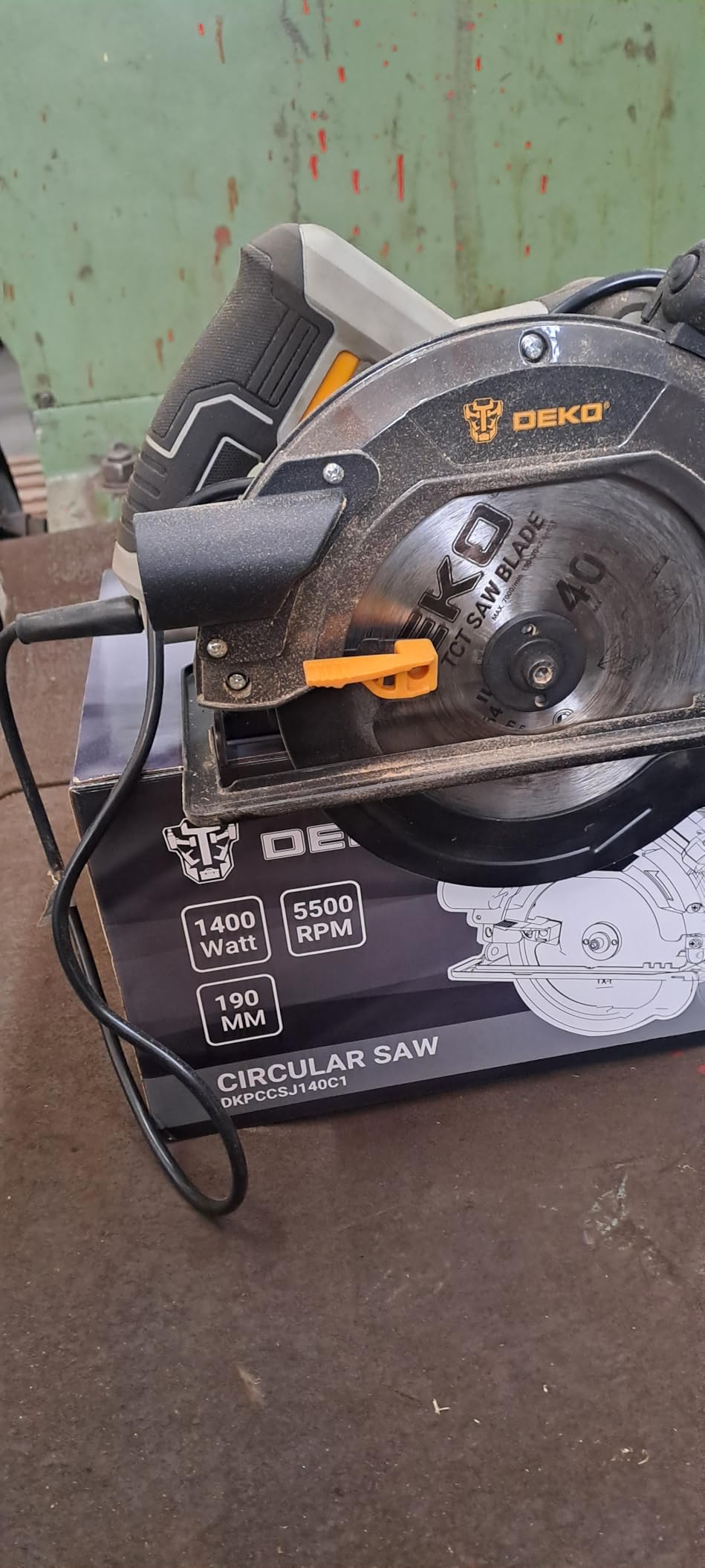 DEKOPRO POWER TOOLS scie circulaire 1200 W avec rail de guidage