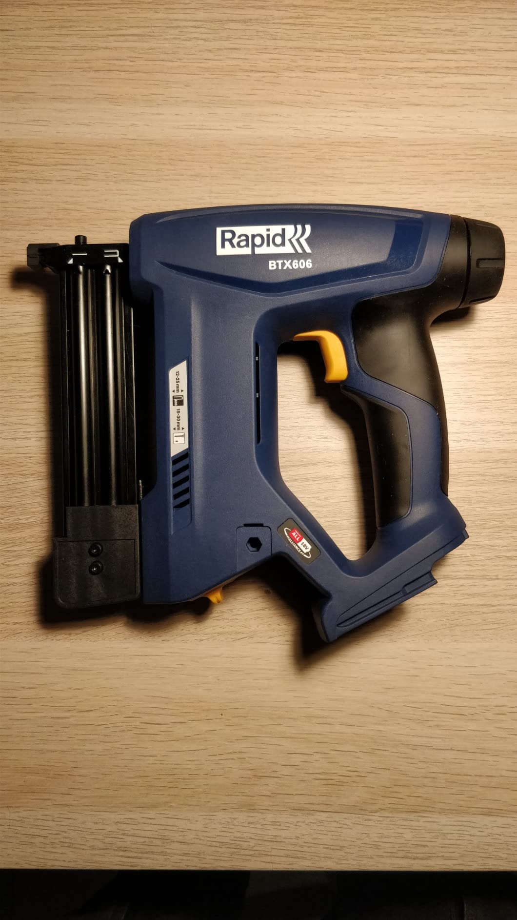 Rapid’os 16 Agrafage BTX606 agrafeuse-cloueuse sans fil 18 V sans batterie