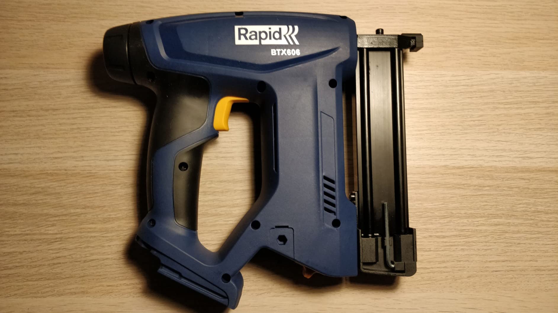 Rapid’os 16 Agrafage BTX606 agrafeuse-cloueuse sans fil 18 V sans batterie