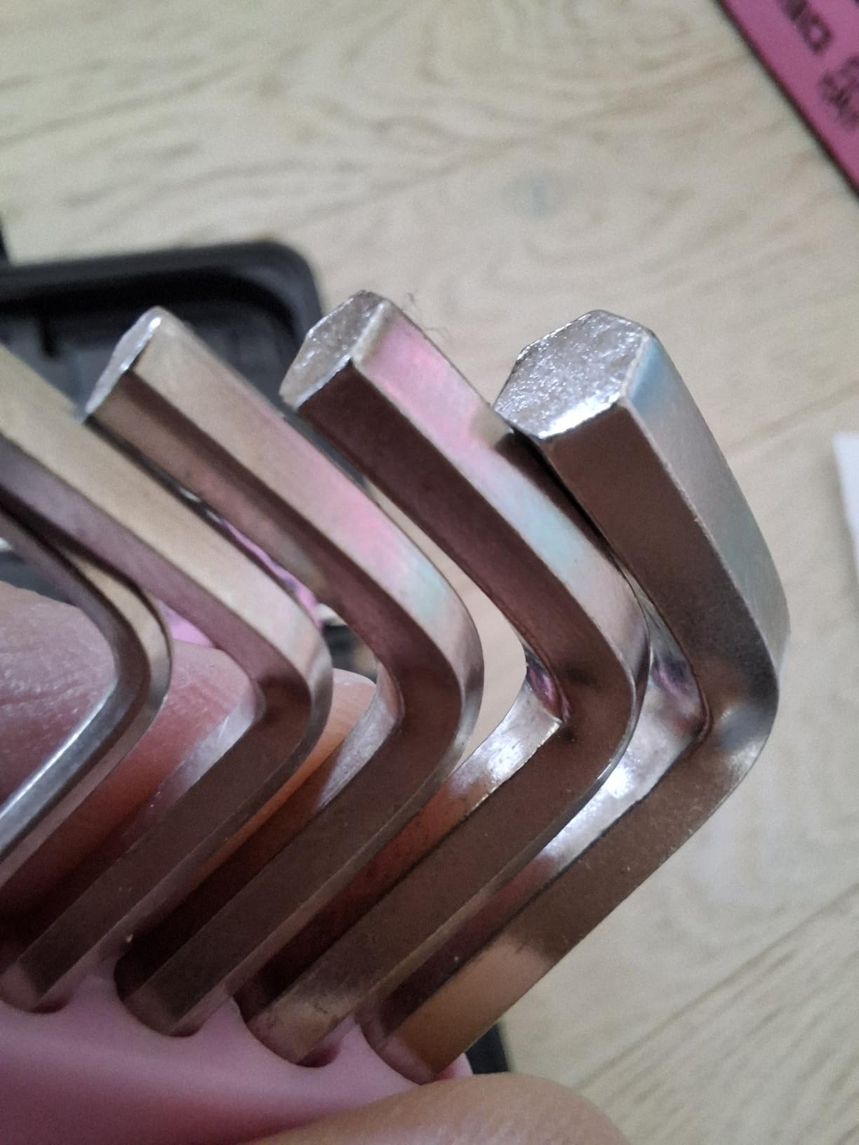 DEKOPRO TOOL KIT boîte à outils 62 pièces rose