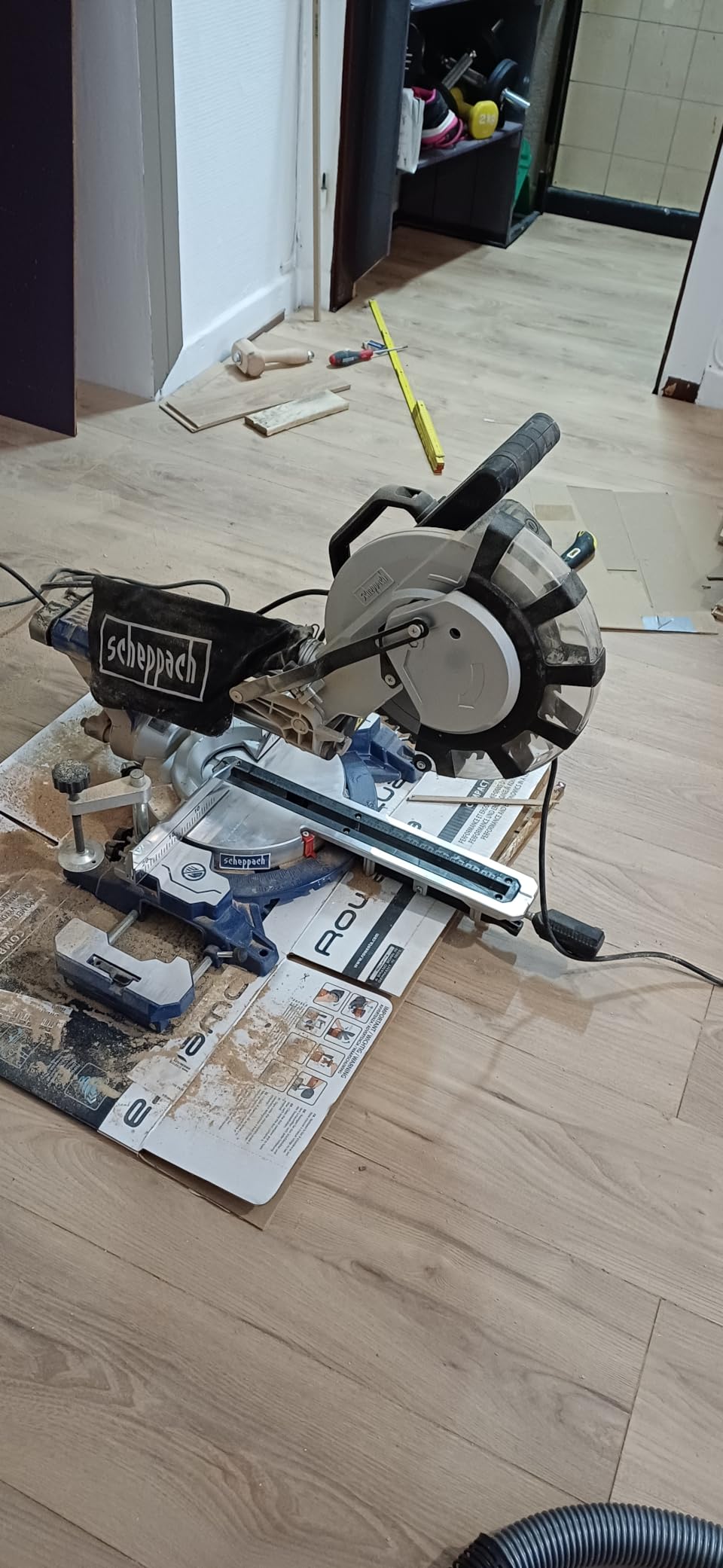 Scheppach HM Series HM254SPX scie à onglets radiale 2200 W lame 254 mm