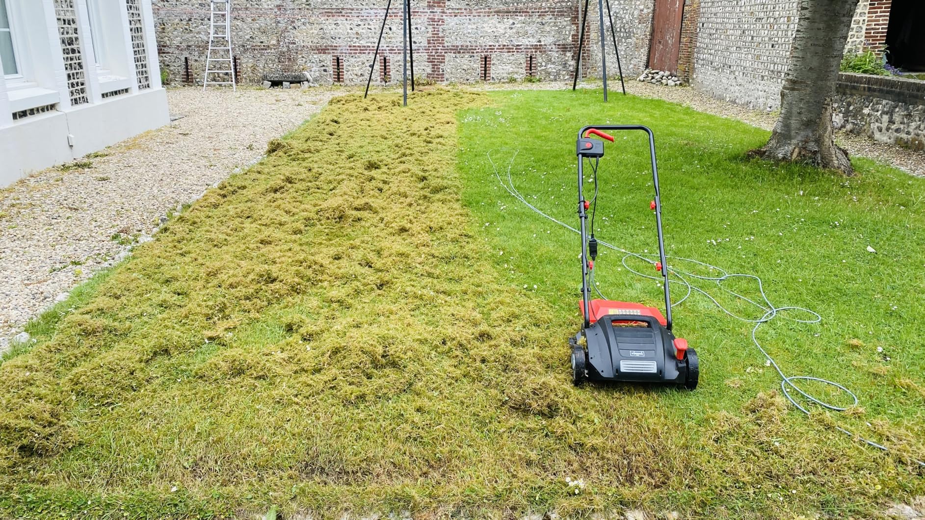 Scheppach KG Series SC32 scarificateur électrique 32 cm, bac 30 L