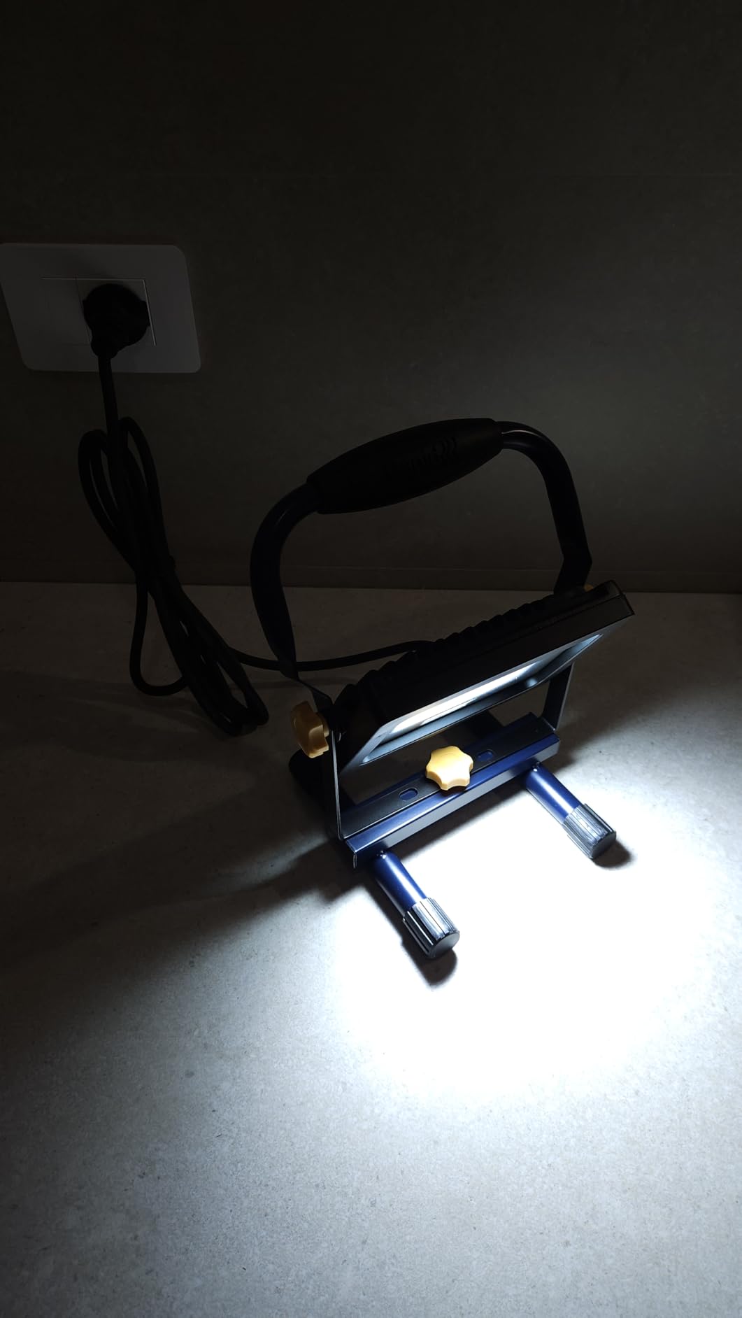 Rapid’os 16 Lampes de Chantier The Painter projecteur LED 2000 lumens IP65