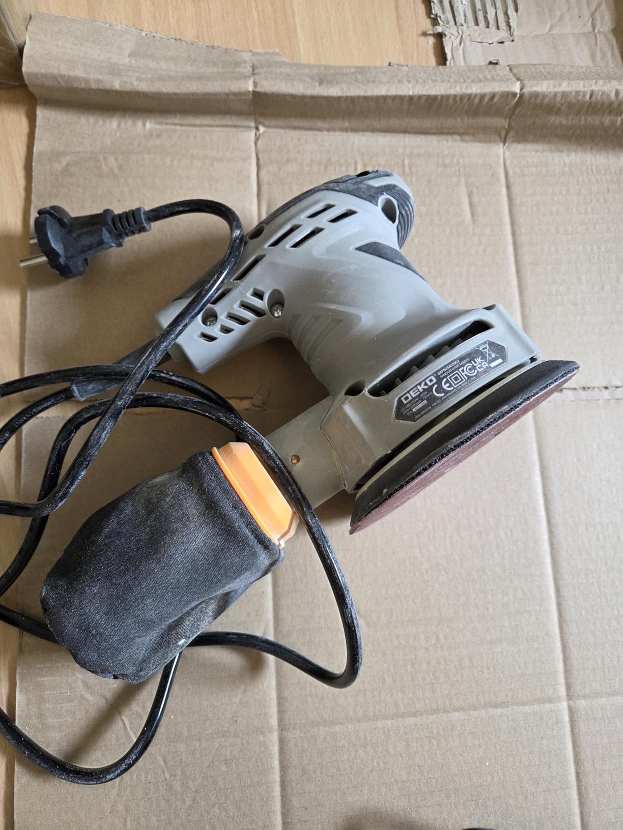DEKOPRO POWER TOOLS Ponceuse excentrique 300 W 125 mm avec 16 abrasifs