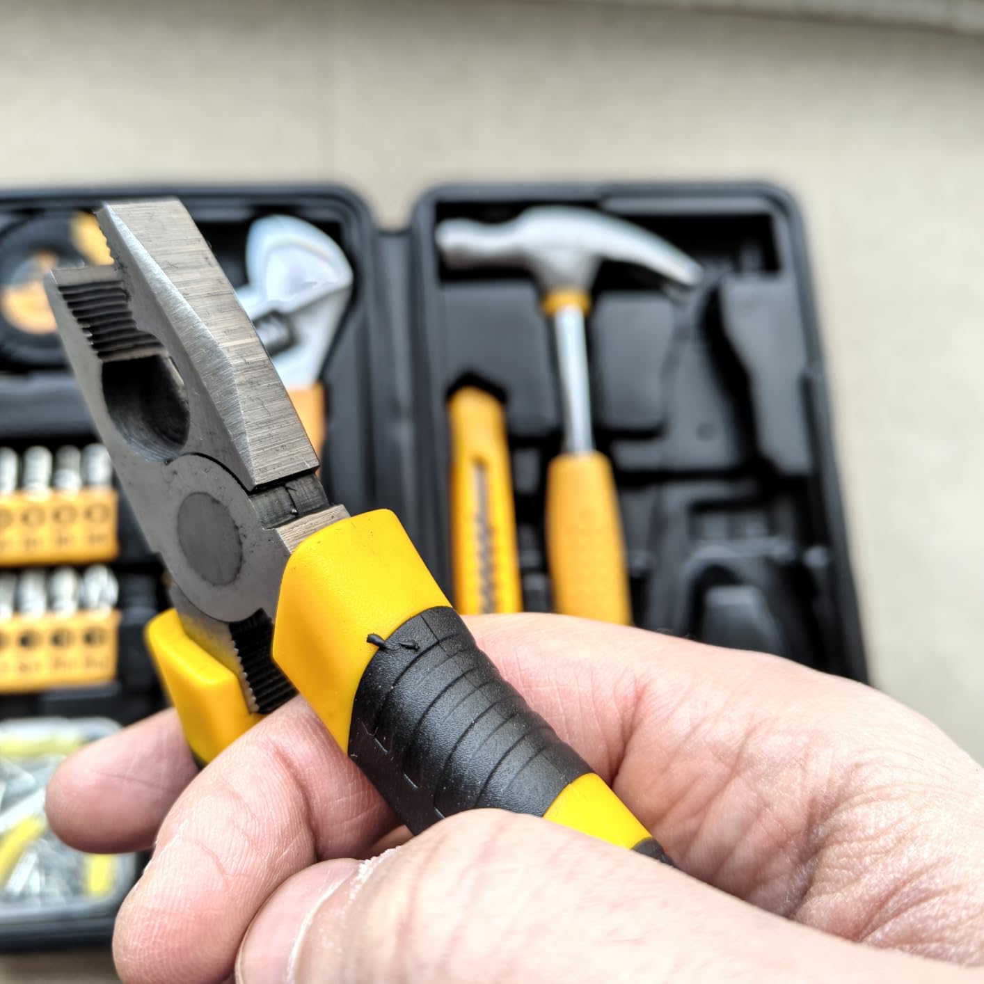 DEKOPRO TOOL KIT boîte à outils 62 pièces rose