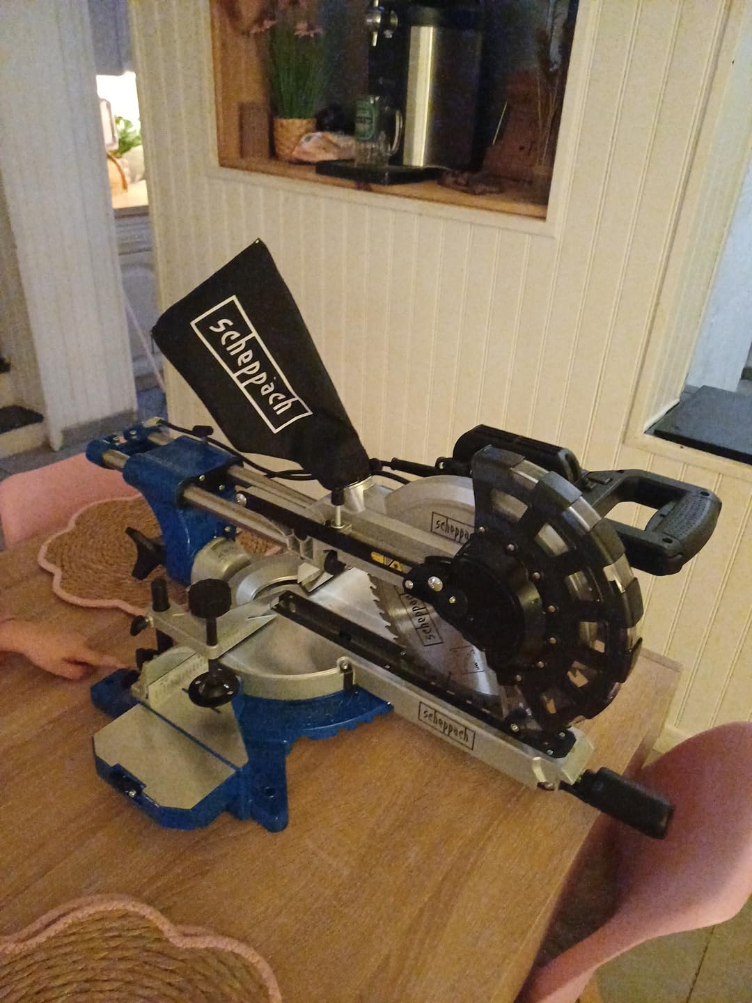 Scheppach HM Series HM254 scie à onglets 2000 W Ø 255 mm avec laser
