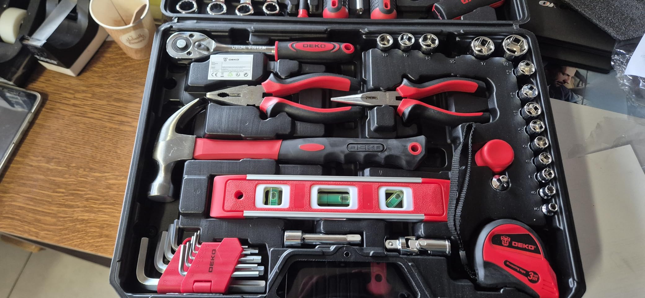 DEKOPRO TOOL KIT caisse à outils 238 pièces avec visseuse 12 V rose