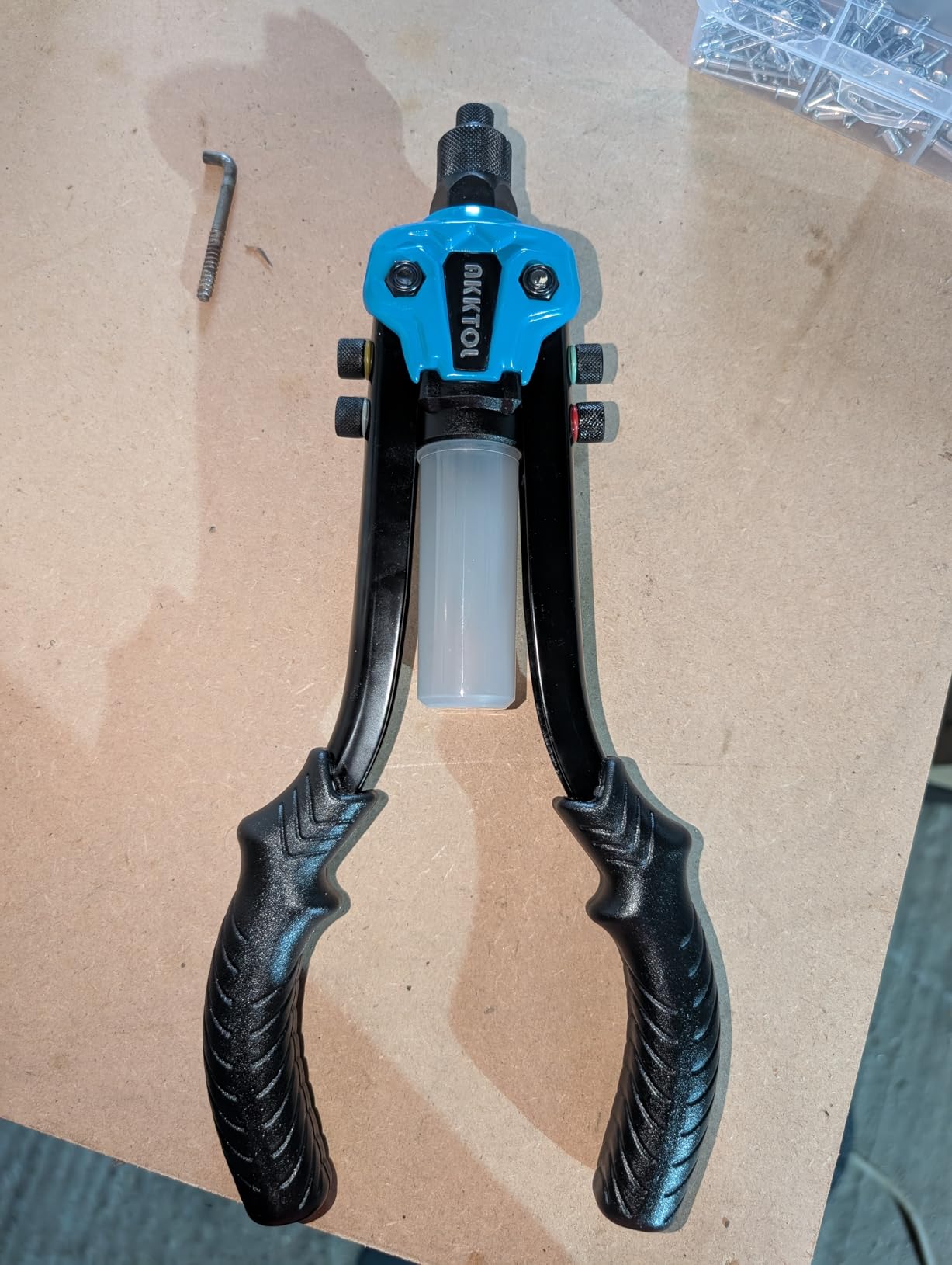 AKKTOL Rivet Guns 811 pince à riveter 33 cm, 210 rivets, 5 tailles