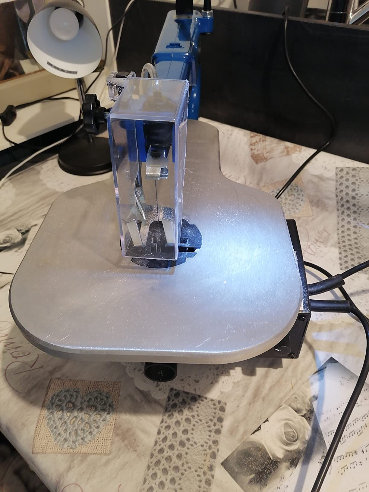 Scheppach BS Series Deco-XL scie à chantourner 125 W, avec pédale